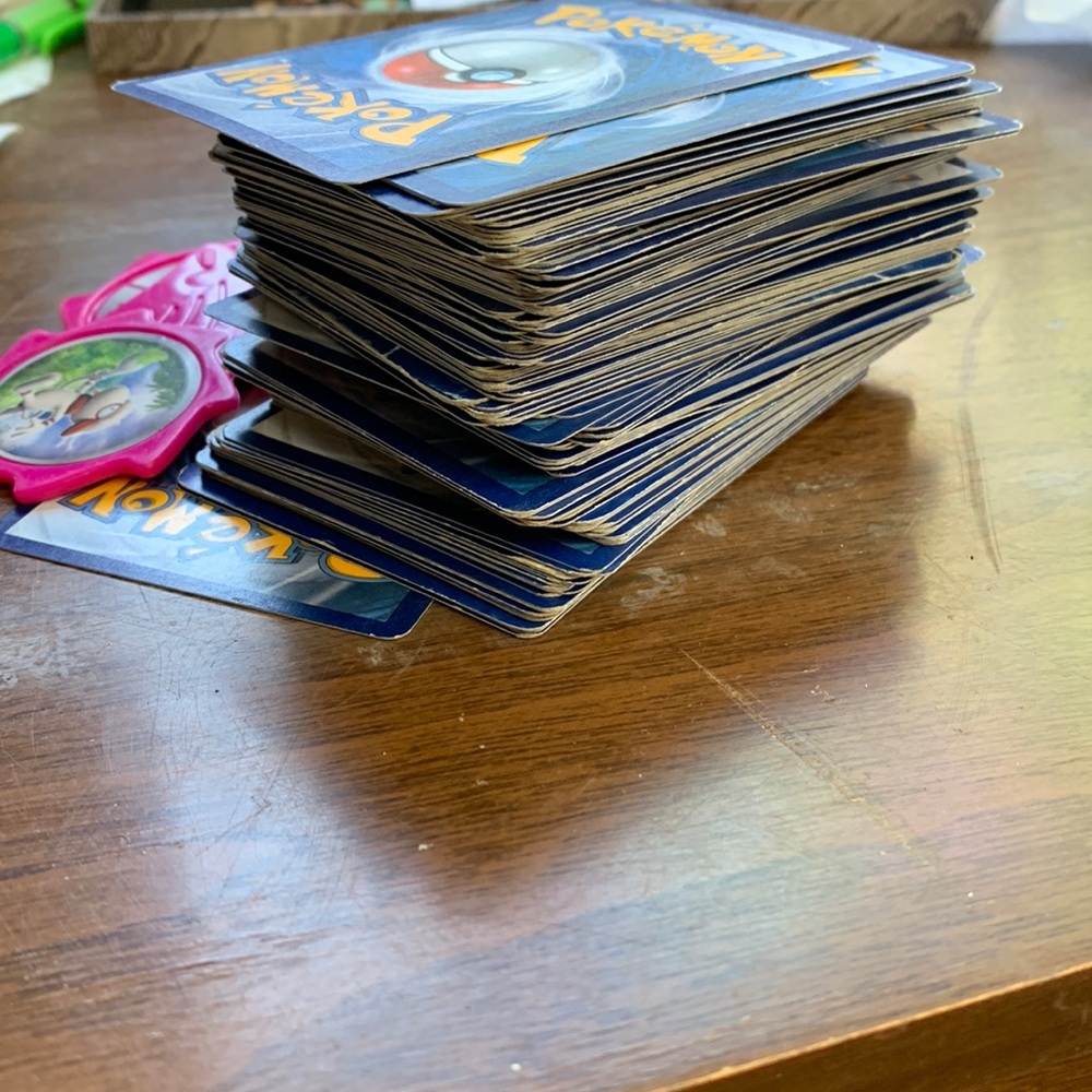 140+ Pokémon card